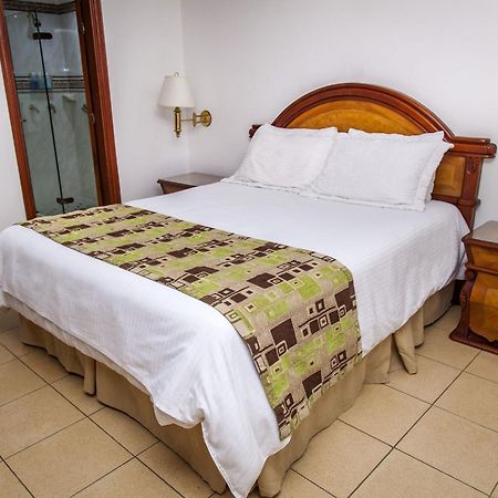 Hotel Casa Laureles Medellín Buitenkant foto