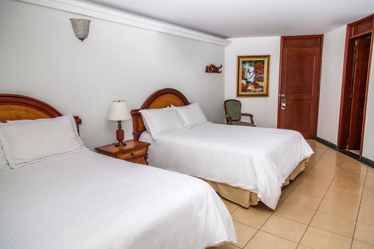 Hotel Casa Laureles Medellín Buitenkant foto