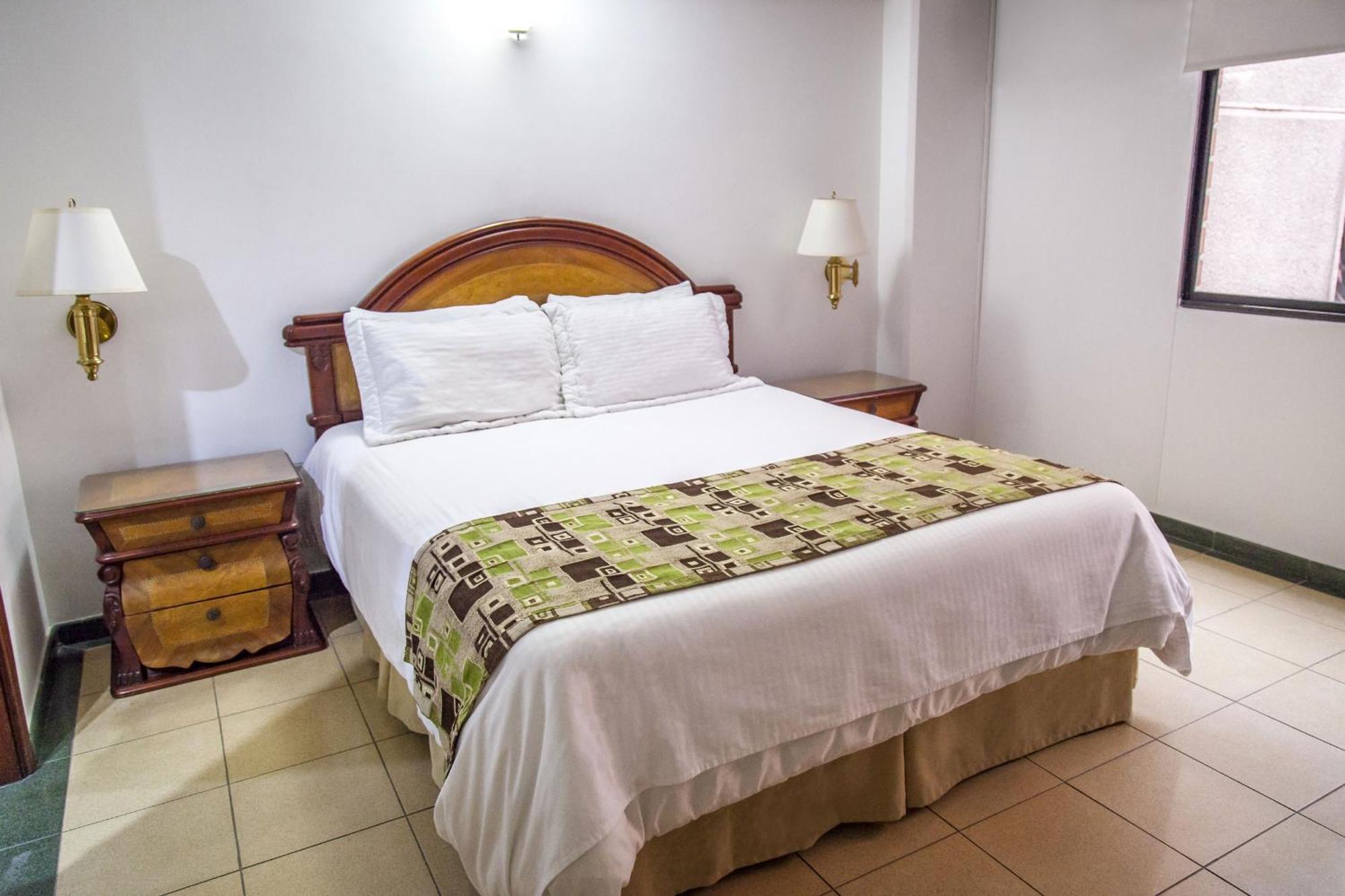 Hotel Casa Laureles Medellín Buitenkant foto
