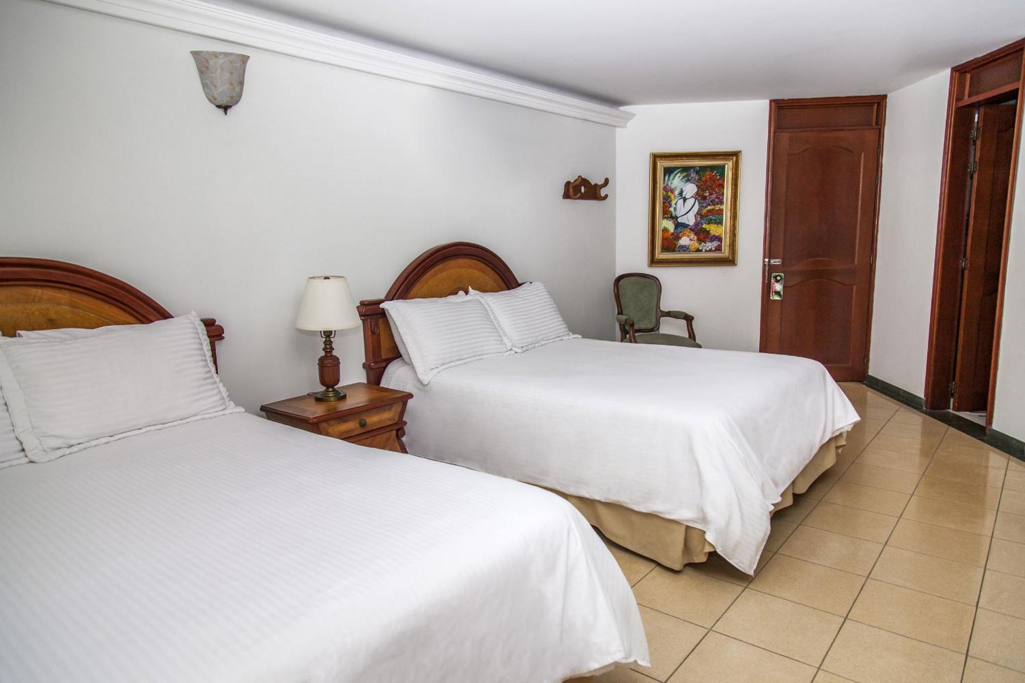 Hotel Casa Laureles Medellín Buitenkant foto