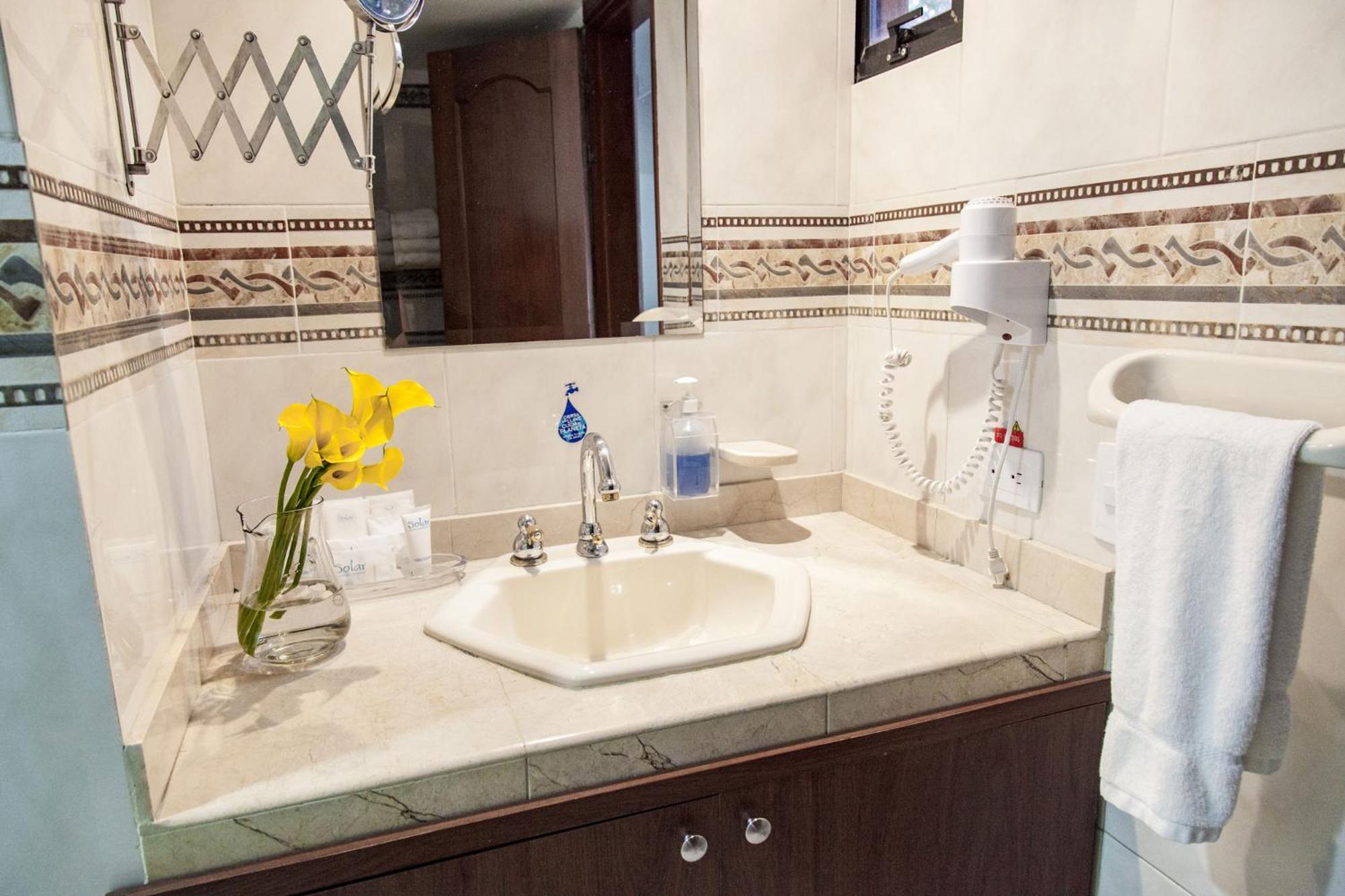 Hotel Casa Laureles Medellín Buitenkant foto