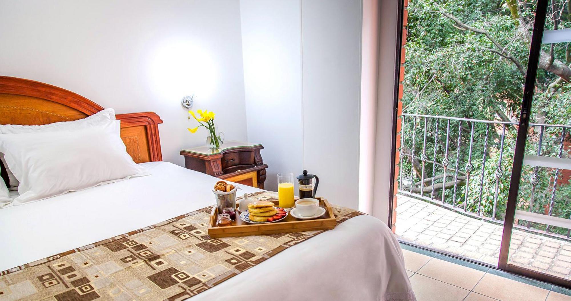 Hotel Casa Laureles Medellín Buitenkant foto