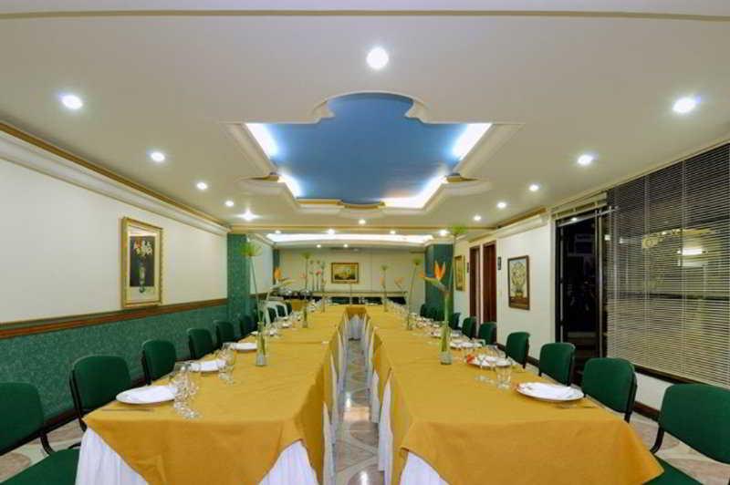 Hotel Casa Laureles Medellín Buitenkant foto